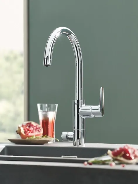 Кухонний змішувач з під'єднанням до фільтра GROHE Blue Pure Eurosmart 31722000